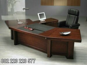 Meja Kerja Kantor IT
