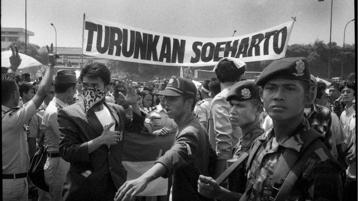 Orde pemerintahan politik unjuk berakhirnya bentuk kelompok kepentingan stabilisasi pembangunan keamanan muka hukum pendidikan pendapat penyampaian dasar umum awal bagaimana