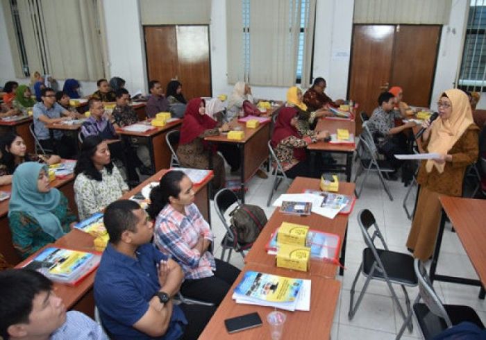 Membangun kemitraan sekolah dan komunitas