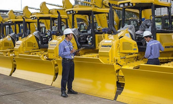 Tinjauan Gaji di PT United Tractors dan PT Petrosea