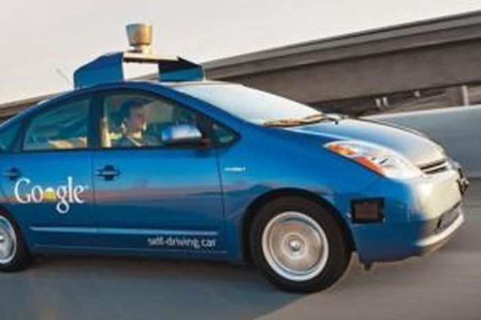 Sekarang mobil otomatis google sudah bisa kamu temukan di jalan