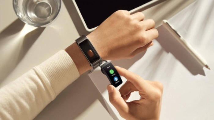 Wearable gadget tracker huawei talkband