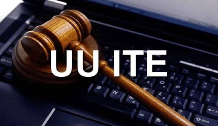 Revisi uu ite