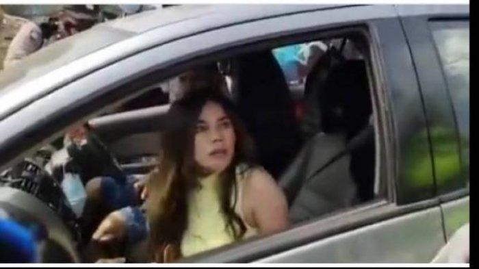 Terancam pidana wanita marahi petugas pos penyekatan pantai anyer