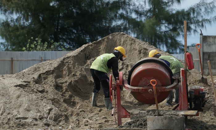 Gaji tukang bangunan