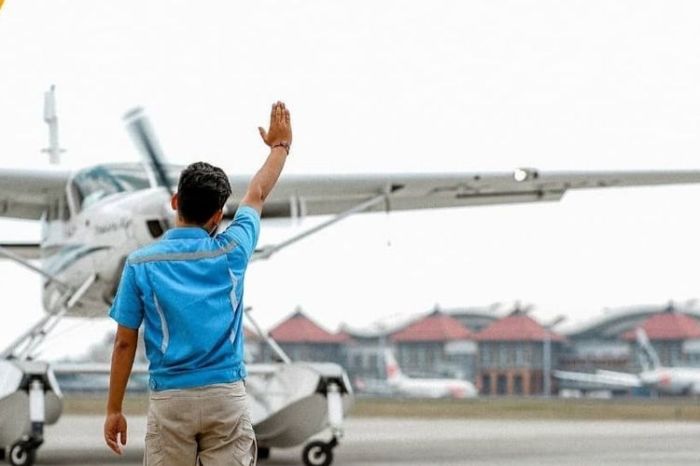 Gaji tukang parkir pesawat 2025