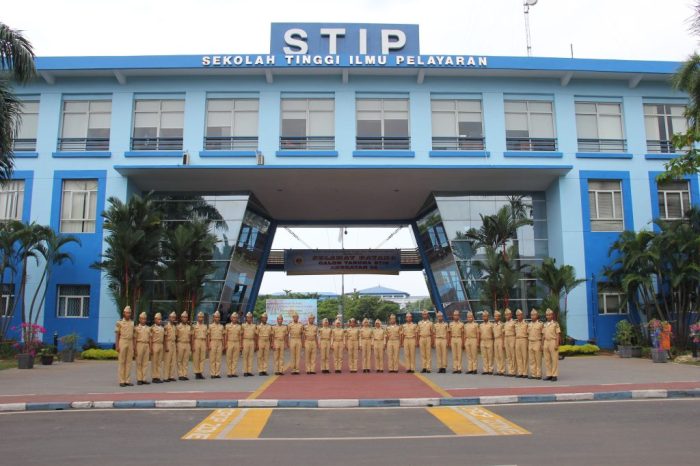 Gaji sekolah tinggi ilmu hukum angkatan udara stipau