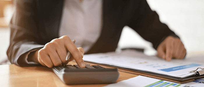 Gaji finance officer