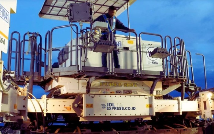 Gaji pt gaya makmur tractors