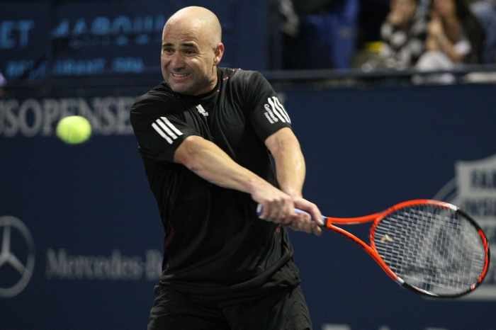 Gaji pemain tenis