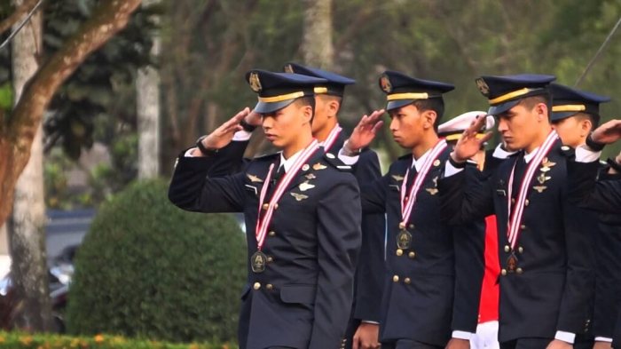 Gaji sekolah tinggi penerbangan indonesia stpi