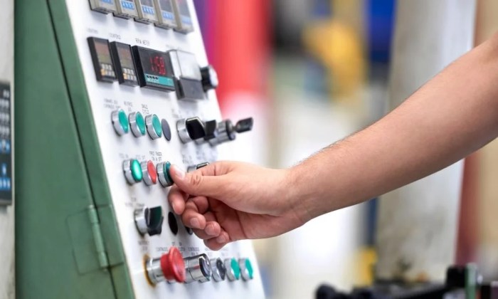 Gaji operator mesin pemotong gas manual